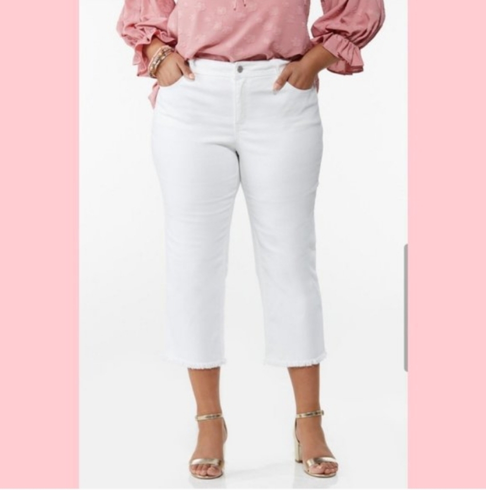 Cato Women's Cropped Frayed Hem Plus Size White Jeans 18W
